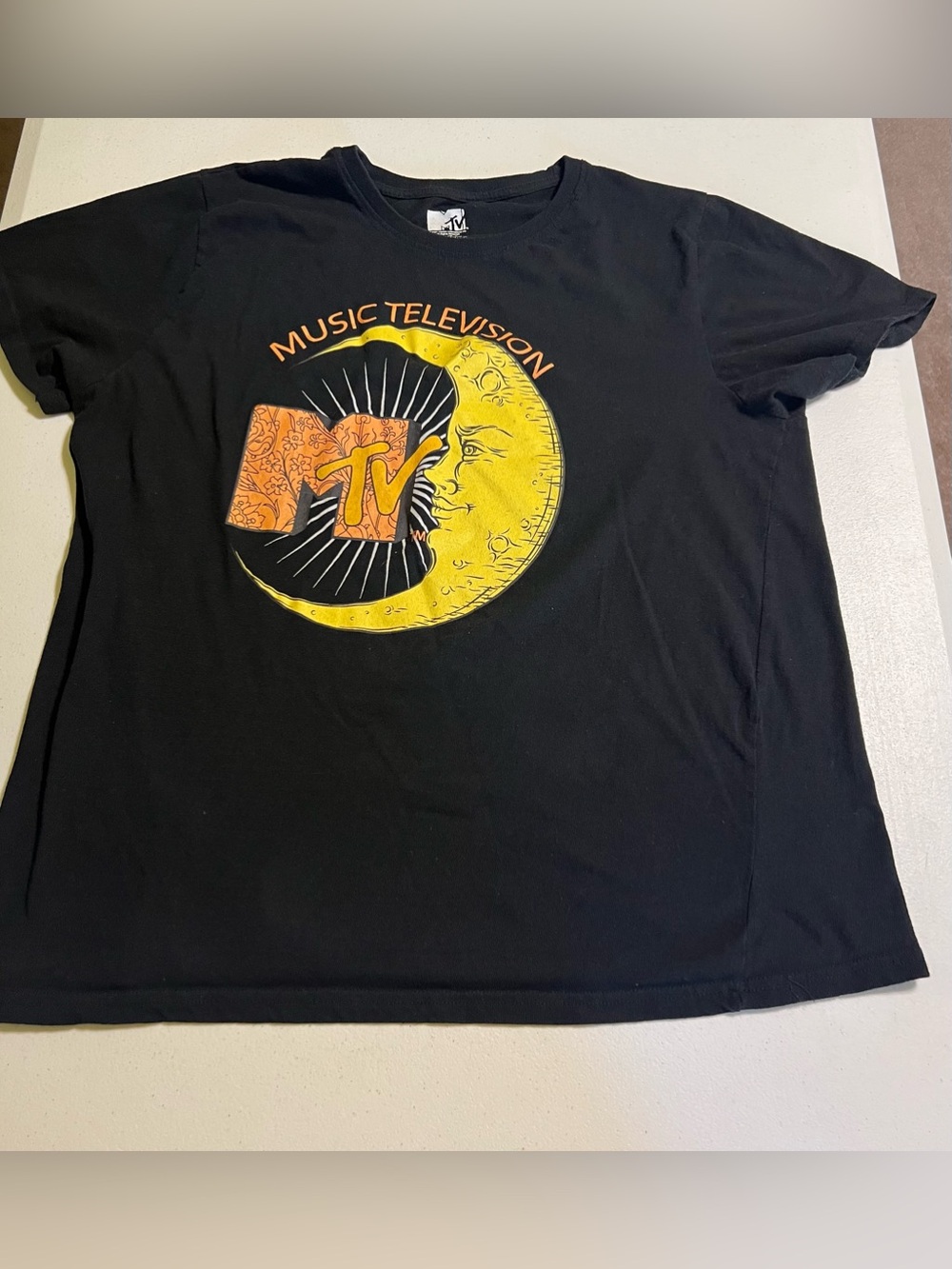 MTV Music Television Women’s Crescent Moon Graphic T-Shirt XL